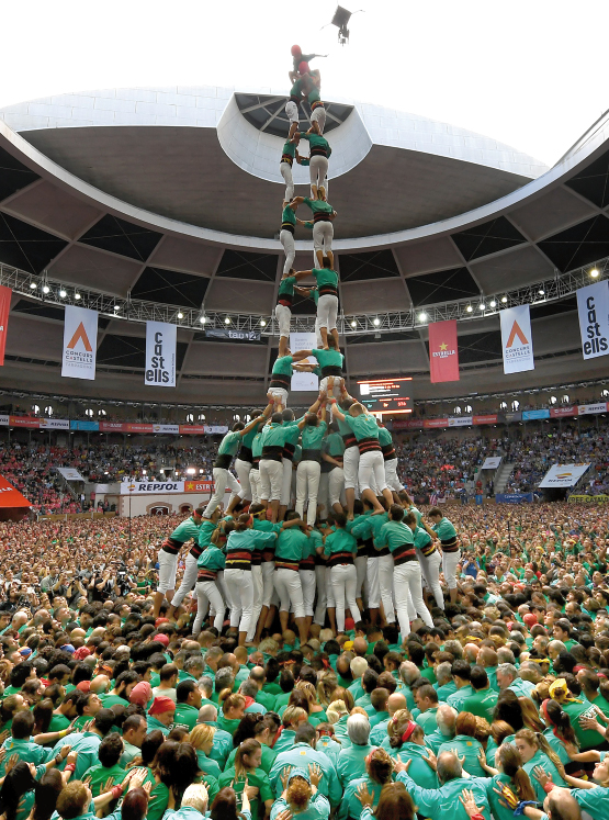 En Images Les Spectaculaires Pyramides Humaines Catalanes L Actu Le Seul Journal D Actualite Pour Les Jeunes Des 13 Ans